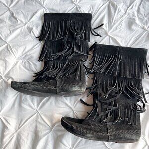 Minnetonka Vintage Black Suede Pull On Fringe 3 Layer Y2K Moccasin Boots